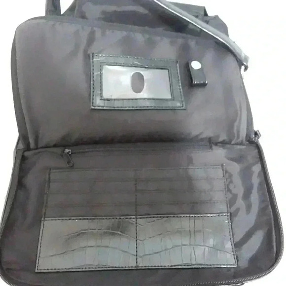 Nine & Co Satchel purse - Picture 3 of 6